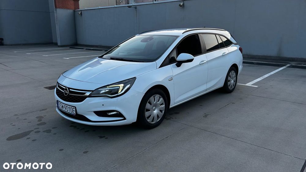 Opel Astra IV 1.6 CDTI Cosmo - 1