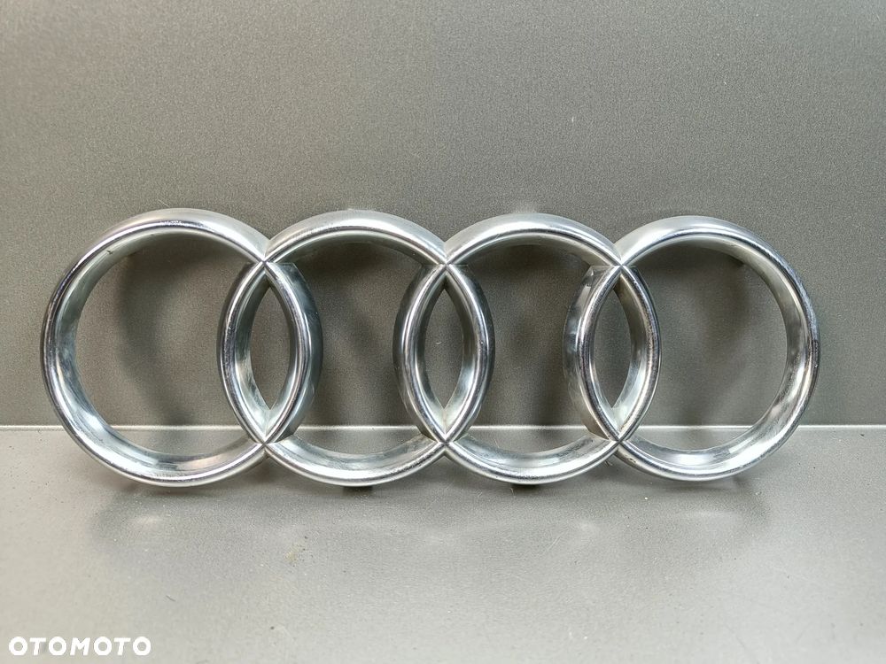 Znaczek Logo Grilla Audi Q5 8R Emblemat 8R0853651 - 1
