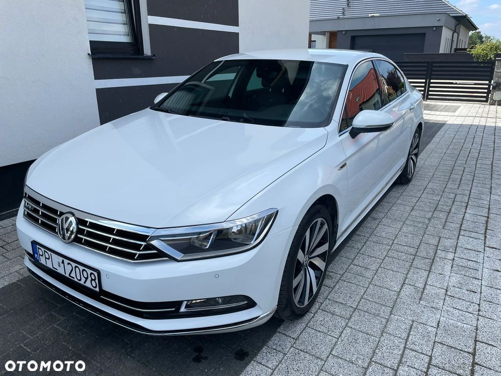 Volkswagen Passat - 1