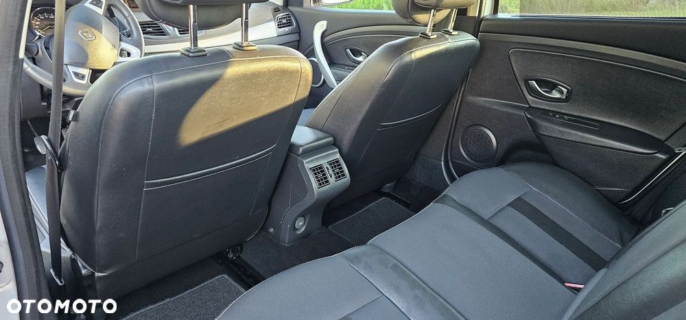 Renault Fluence 1.6 16V 110 Dynamique - 27