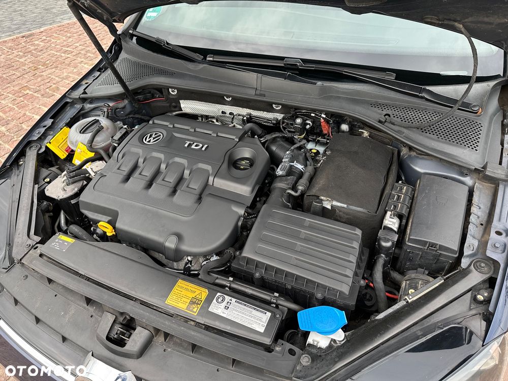 Volkswagen Golf 1.6 TDI BlueMotion Technology Lounge - 32