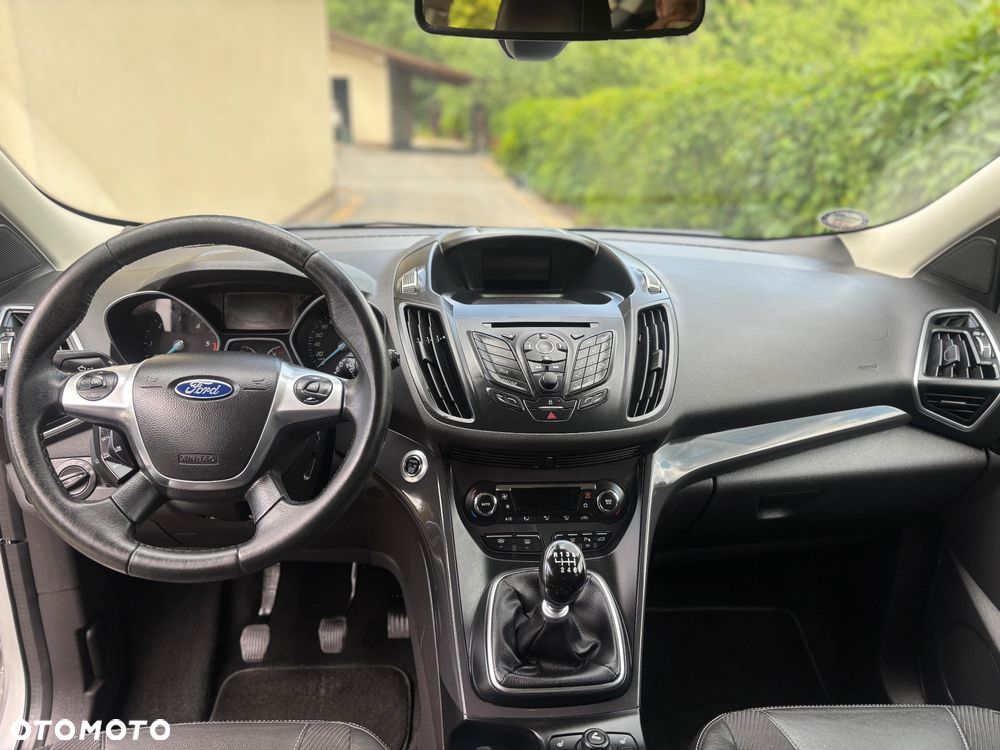 Ford Kuga 2.0 TDCi 2x4 Titanium - 18