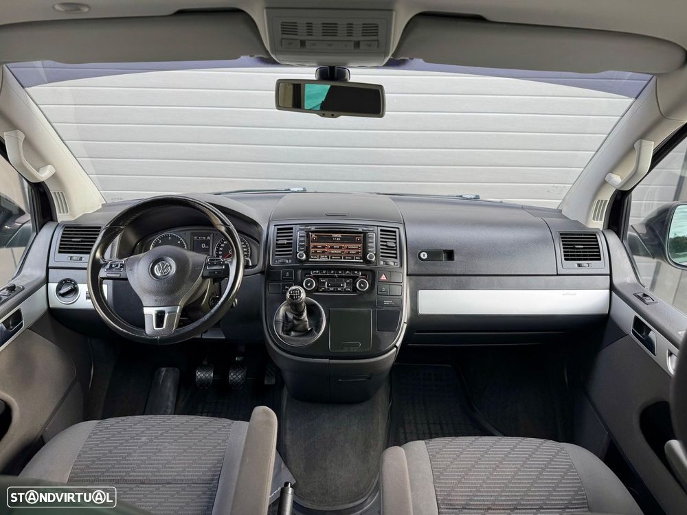 VW Multivan 2.0 TDi 180 Highline BlueMotion - 23