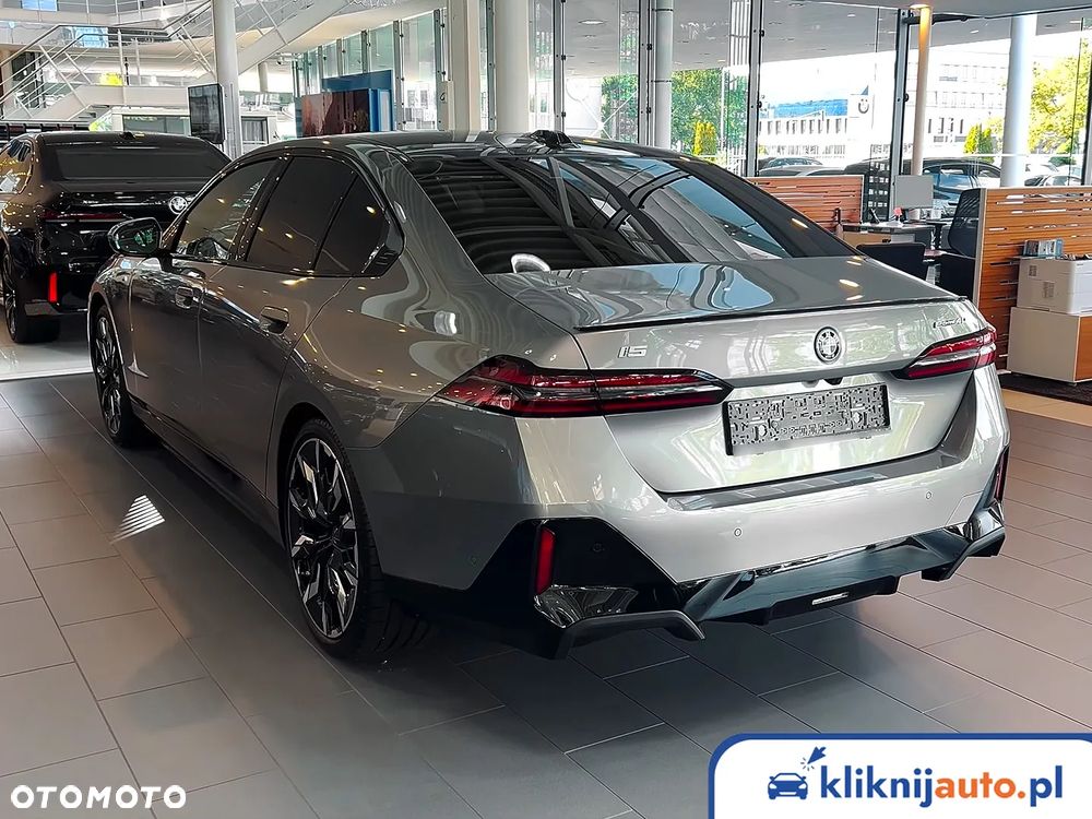 BMW Seria 5 540d xDrive mHEV M Sport - 6