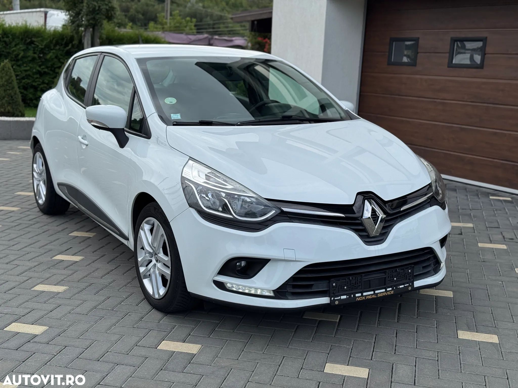 Renault Clio - 1