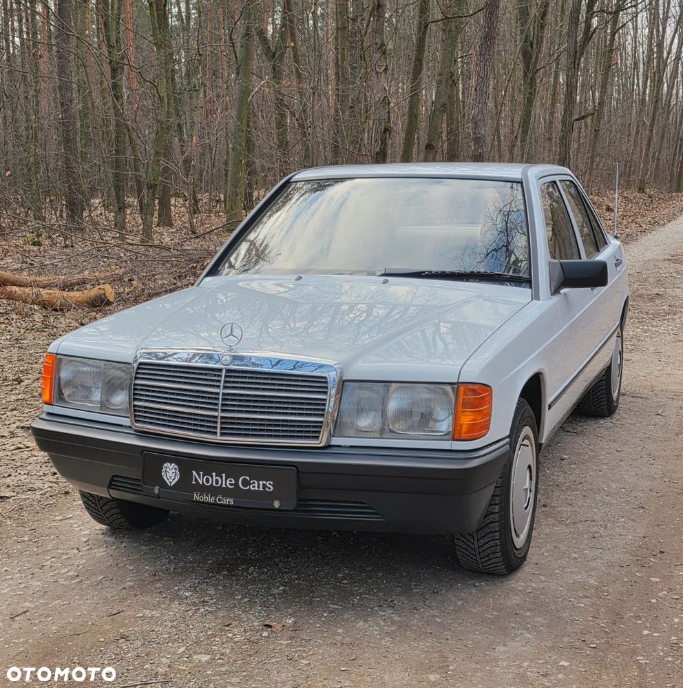 Mercedes-Benz W201 (190) - 1