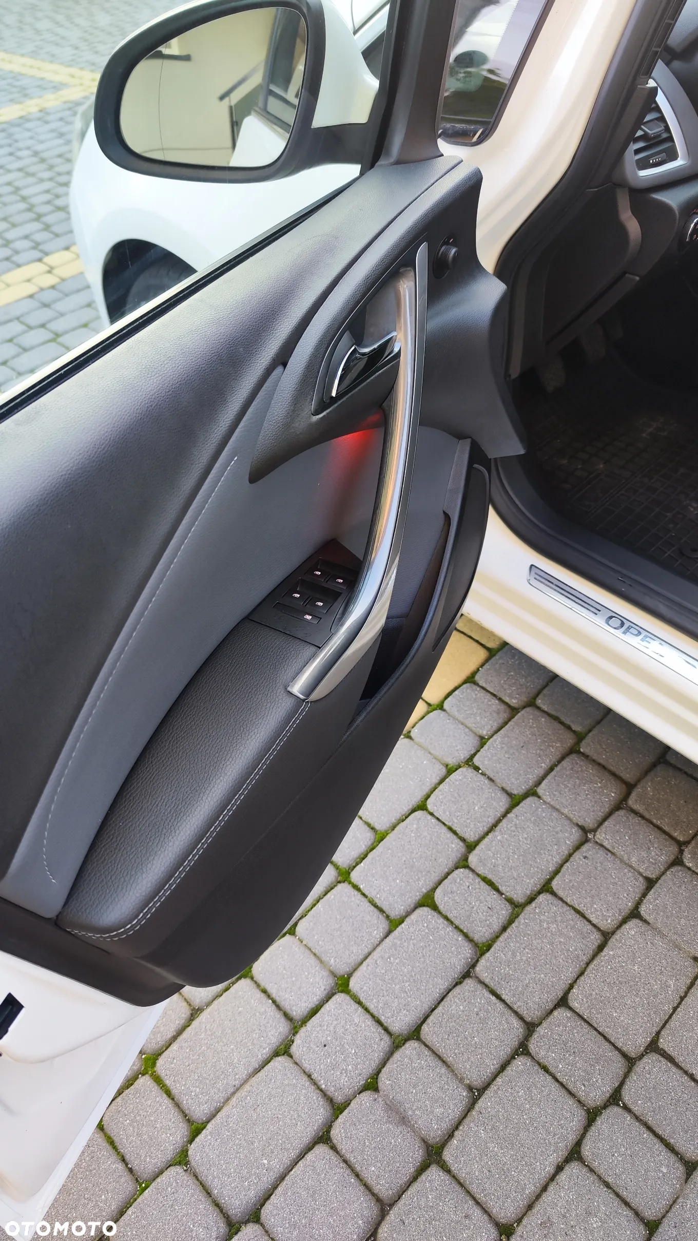 Opel Astra GTC 1.4 Turbo - 16