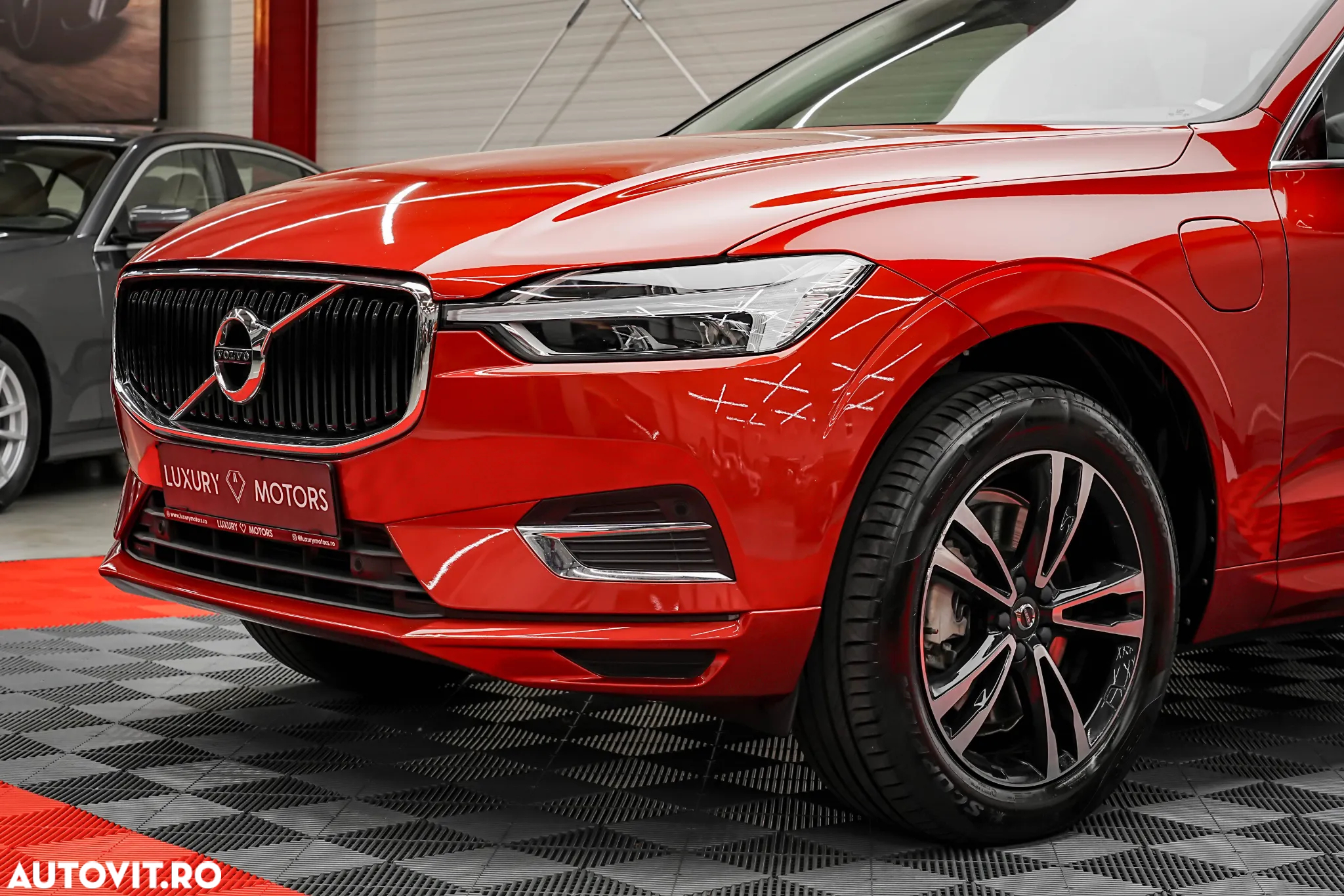 Volvo XC 60 T8 Twin Engine AWD Geartronic Momentum - 19