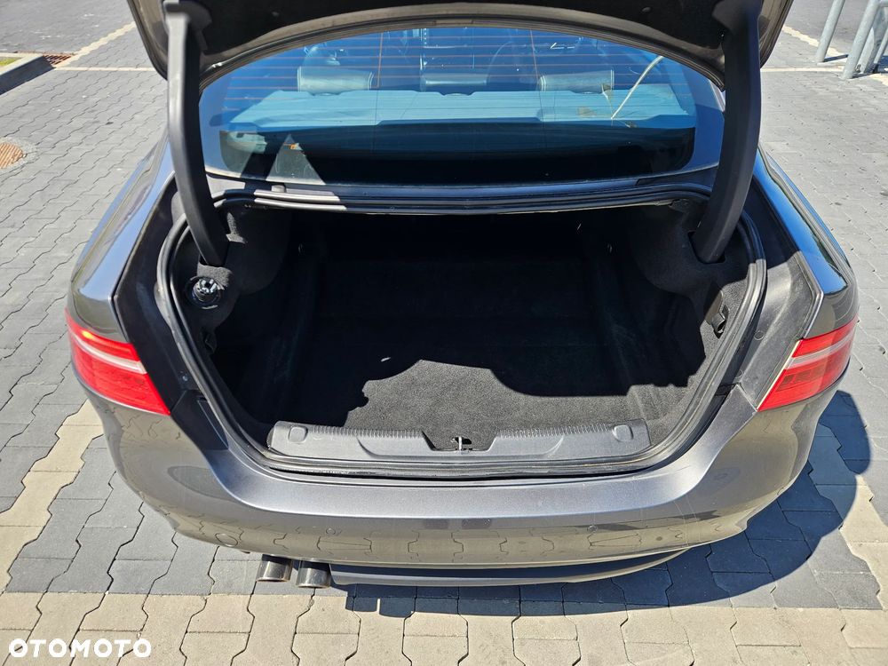Jaguar XE E-Performance R-Sport - 10