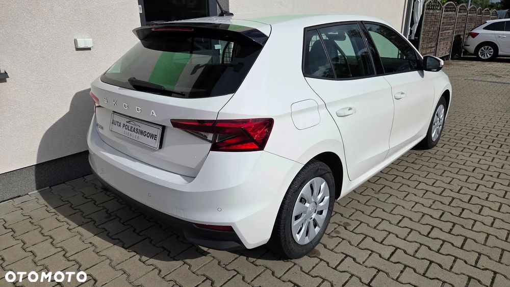 Skoda Fabia 1.0 Essence - 10