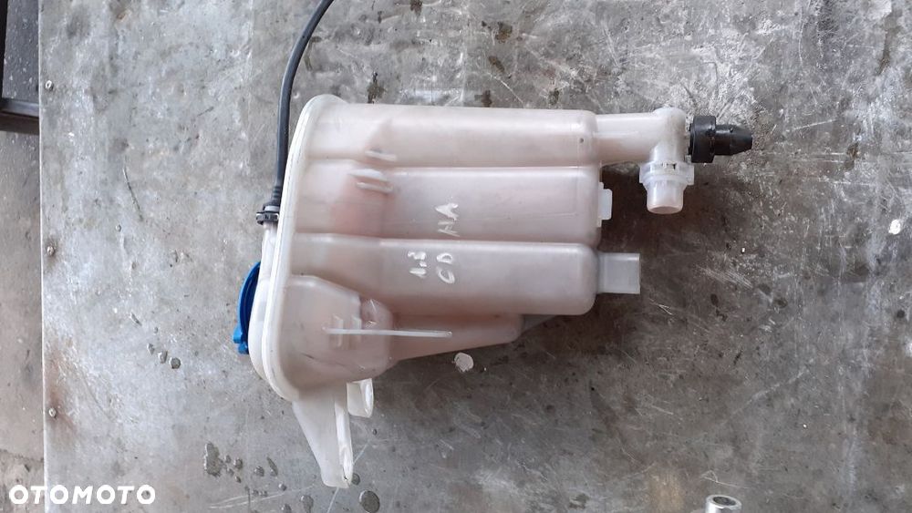 Zbiornik wyrównawczy układ chłodzenia audi a4 b8 - 2