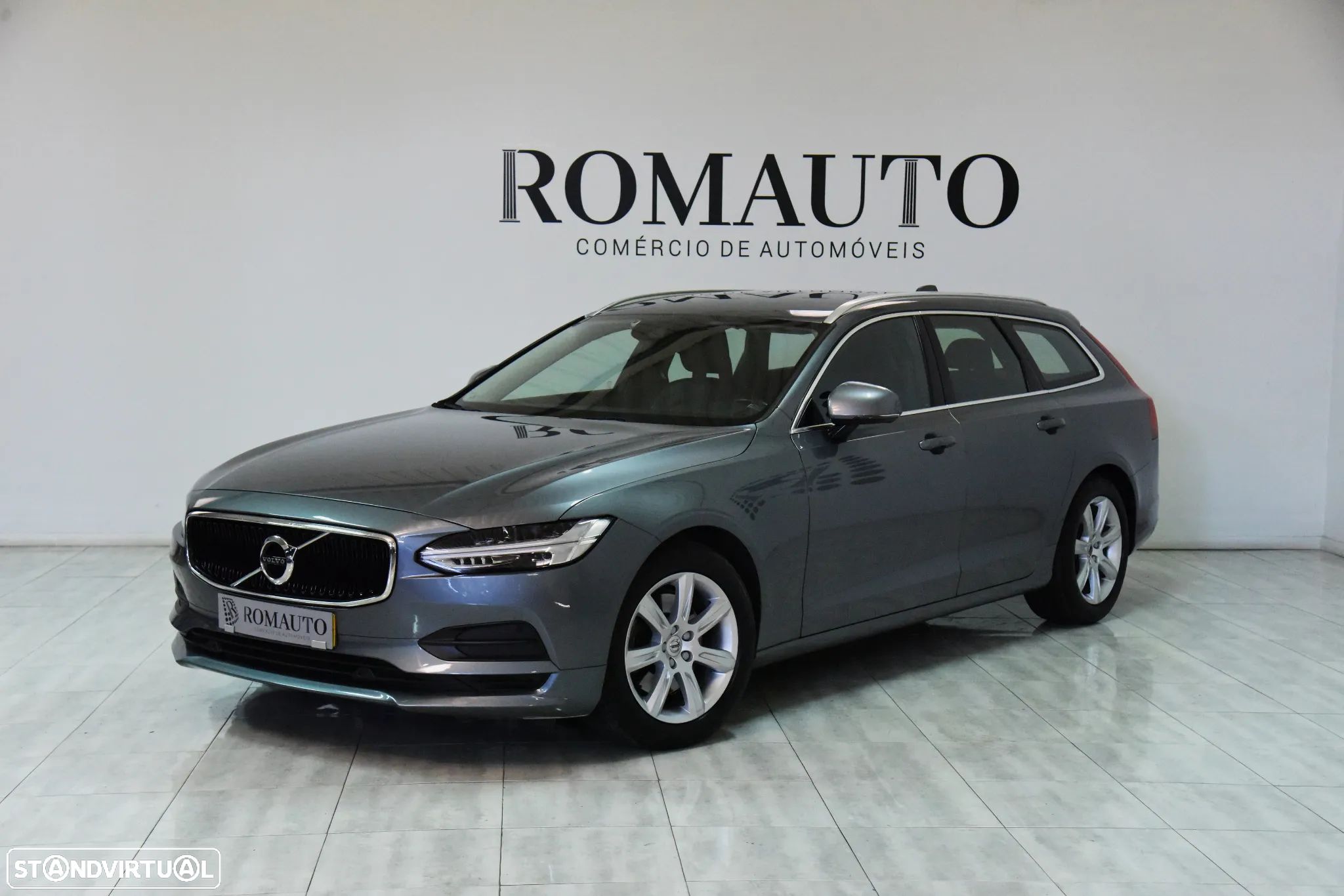 Volvo V90 2.0 D4 Momentum Geartronic - 1