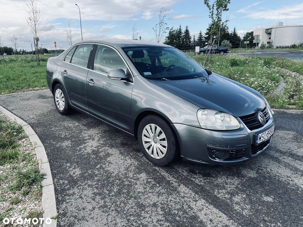 Volkswagen Jetta - 1