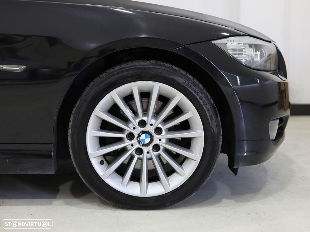 BMW 318 d Line Sport - 27