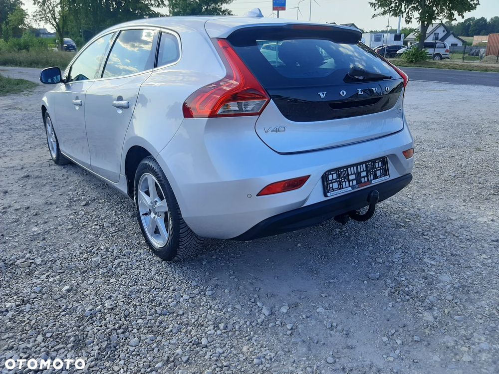 Volvo V40 D2 - 10