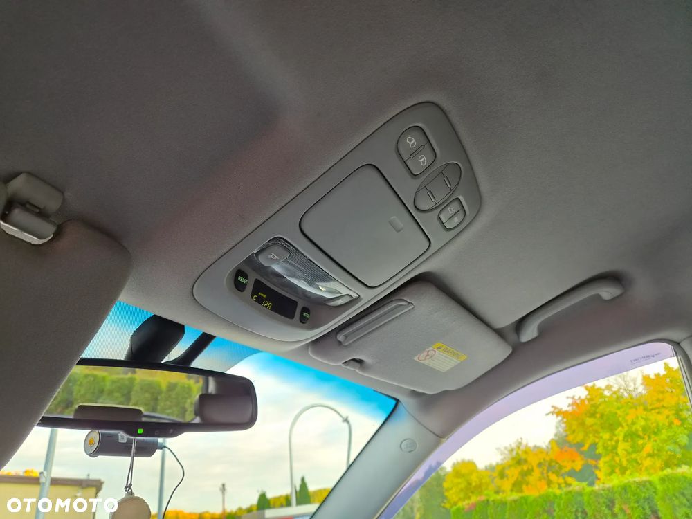 Kia Carnival - 17
