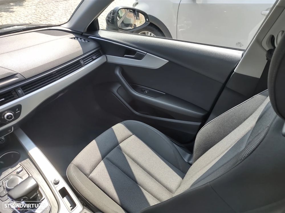 Audi A4 2.0 TDI S tronic design - 20