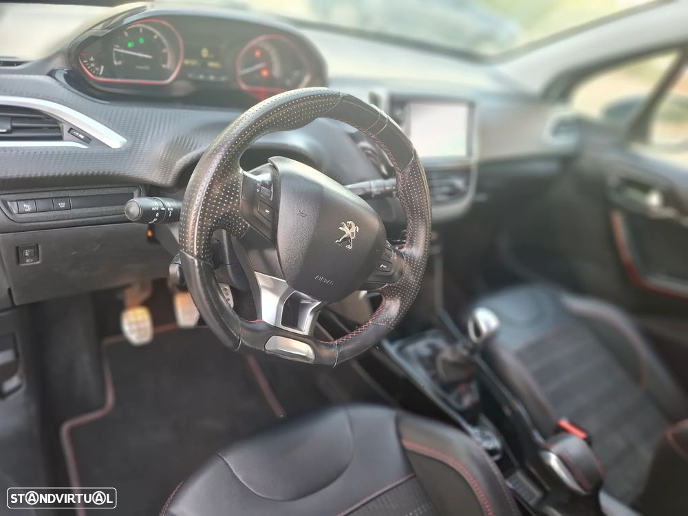 Peugeot 2008 1.6 BlueHDi GT Line - 12