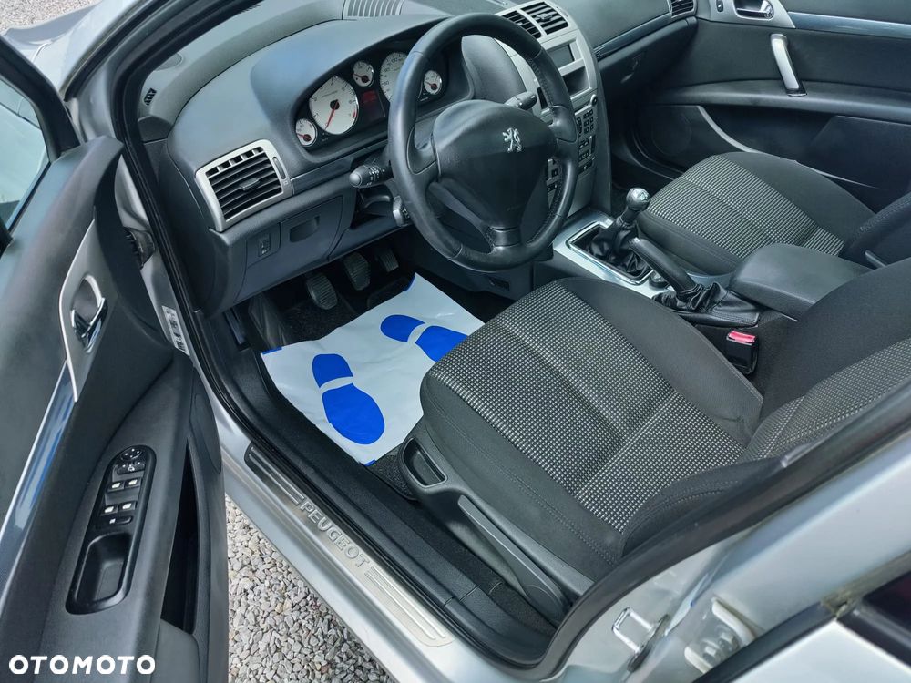 Peugeot 407 - 11