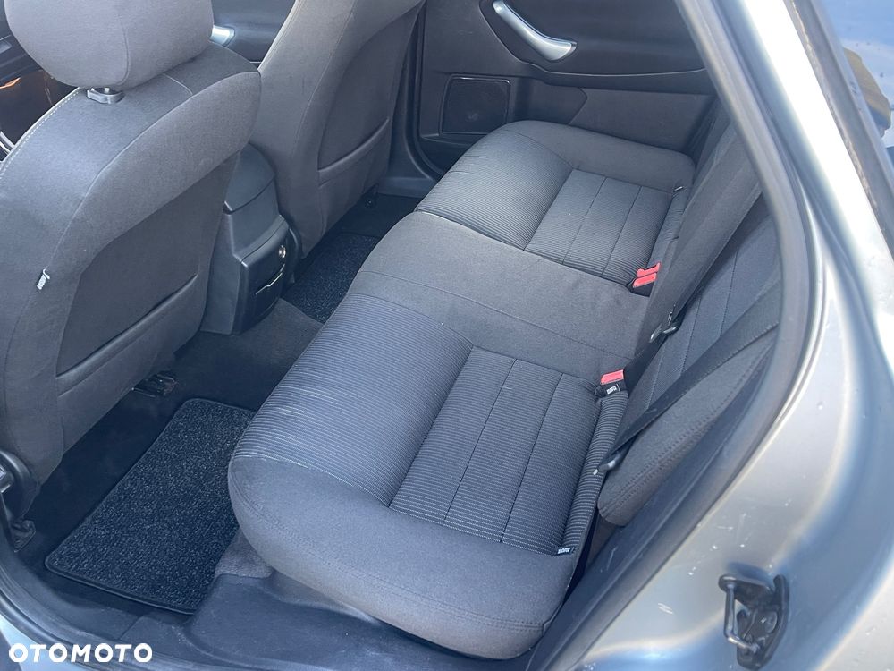 Ford Mondeo 2.0 TDCi Champions Edition - 14