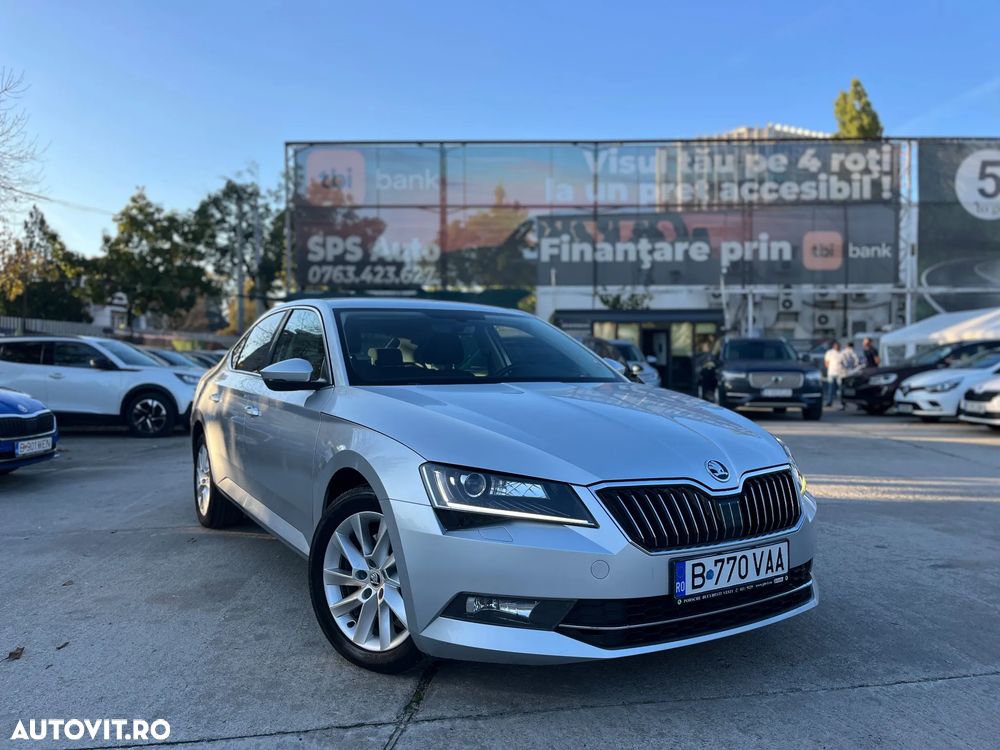 Skoda Superb 2.0 TDI DSG Ambition - 2