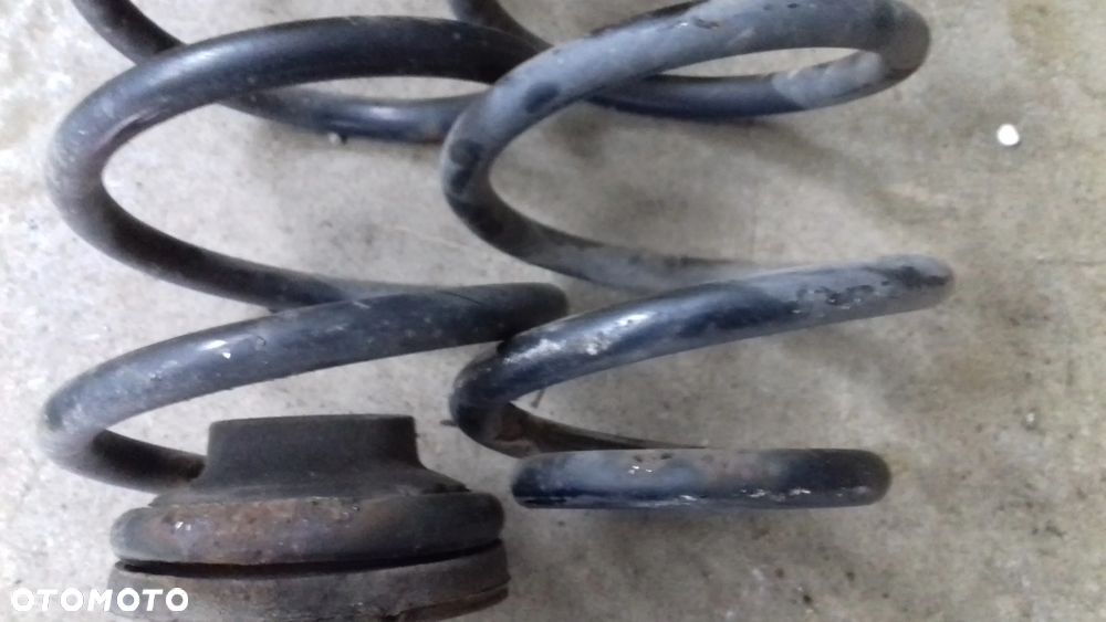 sprężyna tył tylna kombi Fabia II 1.6 TDI CAYC - 2