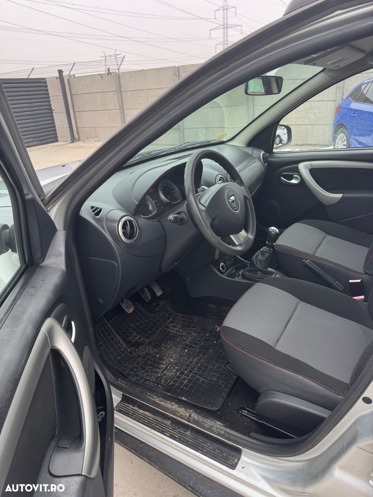 Dacia Duster 1.5 dCi 4x4 Laureate - 8