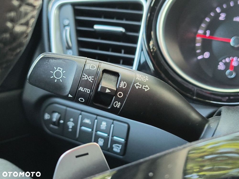 Kia Ceed - 31