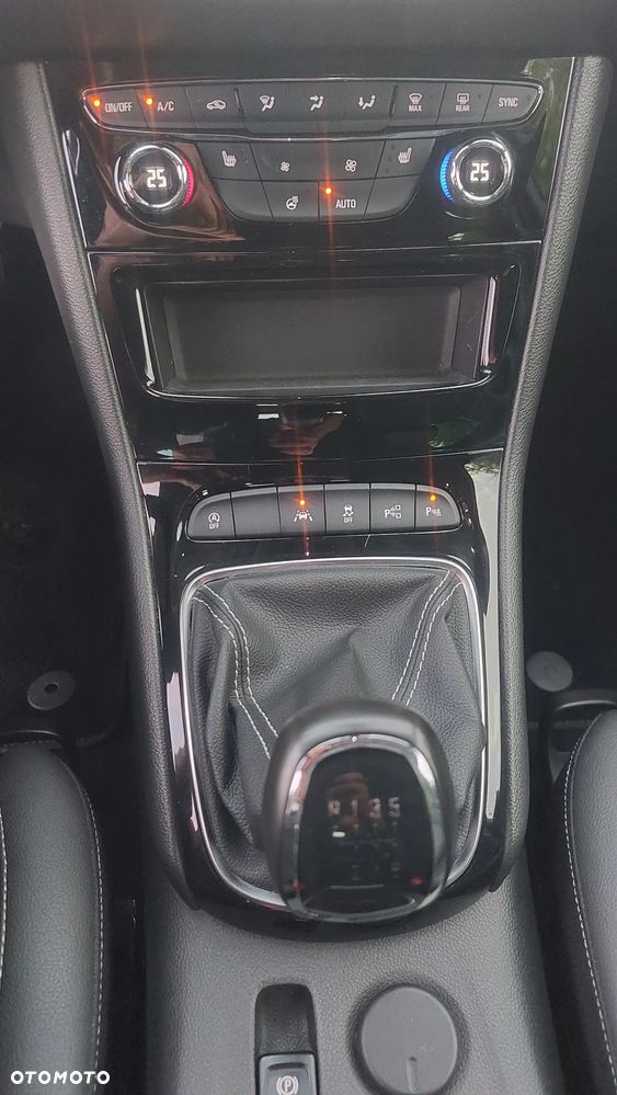 Opel Astra 1.6 D Start/Stop Sports Tourer Innovation - 36