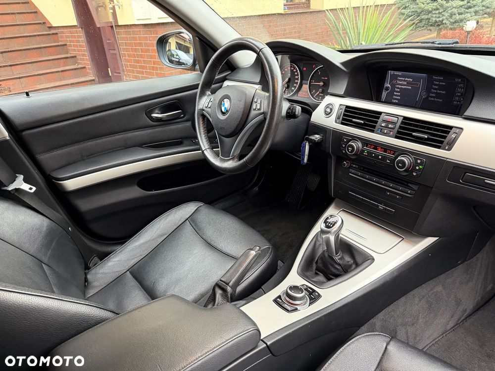 BMW Seria 3 320d Efficient Dynamics Edition - 31