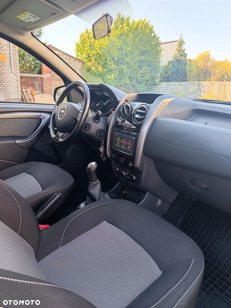 Dacia Duster 1.6 SCe Blackshadow S&S - 10
