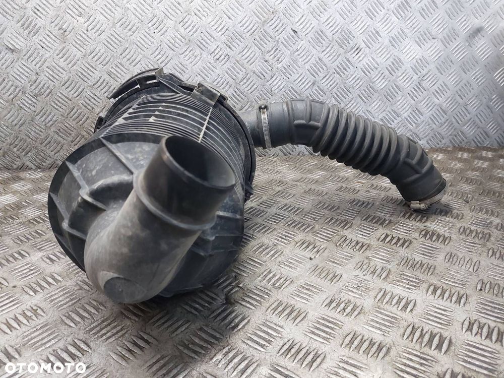 OBUDOWA FILTRA POWIETRZA + RURA DOLOT TRAFIC I 2.5 D 89-00 7700300552 - 2