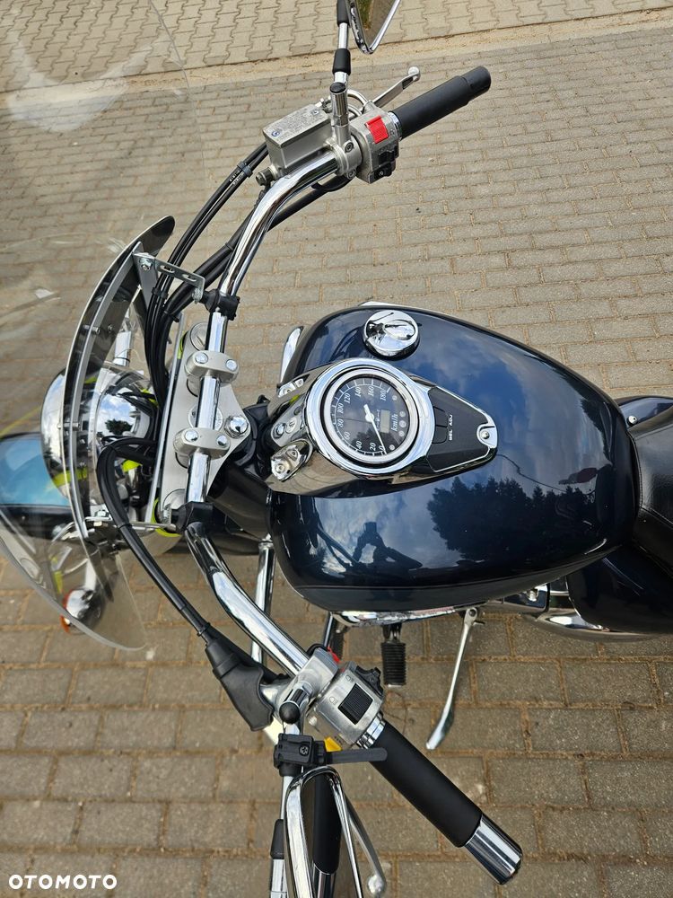 Suzuki Intruder - 6