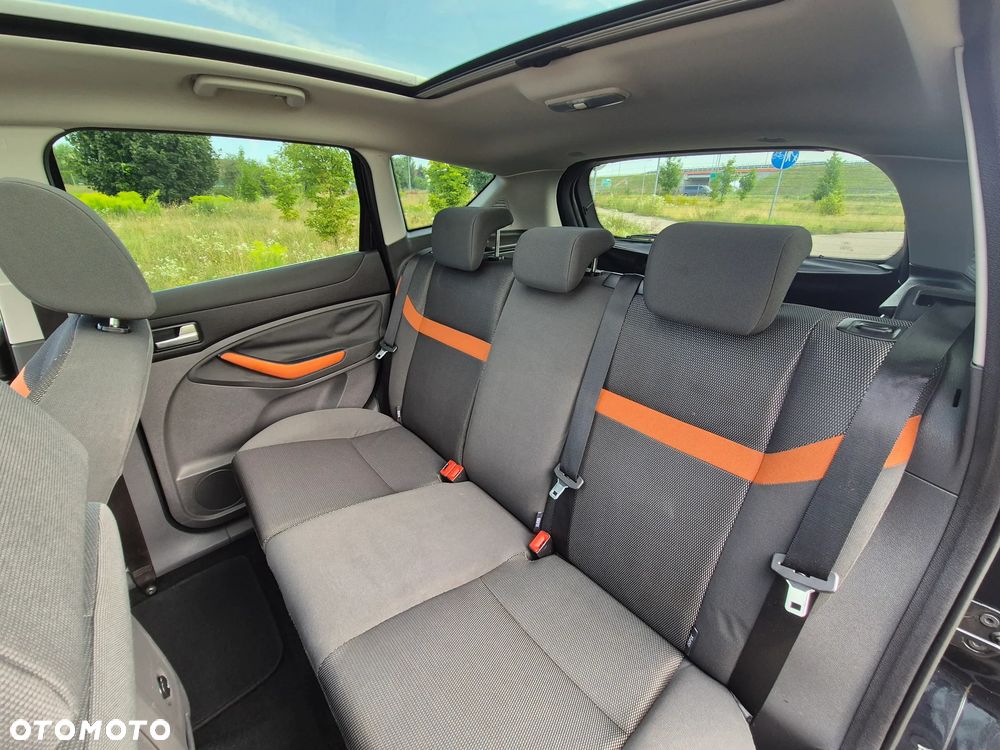 Ford Kuga 2.0 TDCi 2x4 Titanium - 6