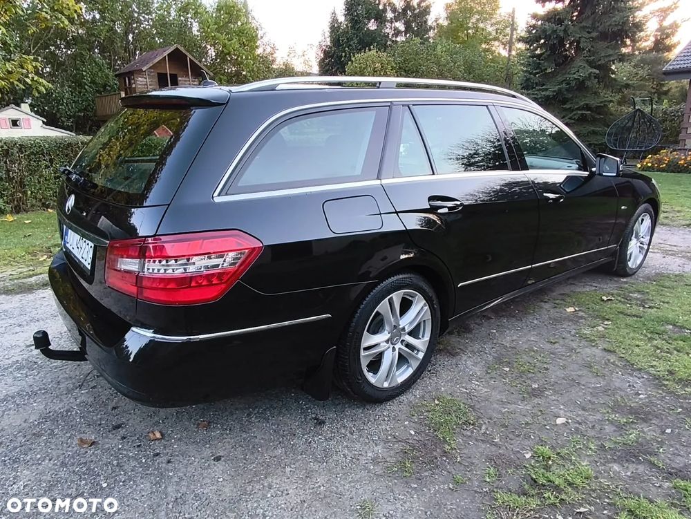 Mercedes-Benz E-Class 2010 photo 5