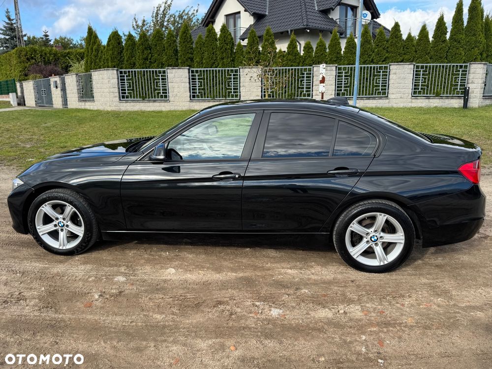 BMW Seria 3 316i M Sport - 9