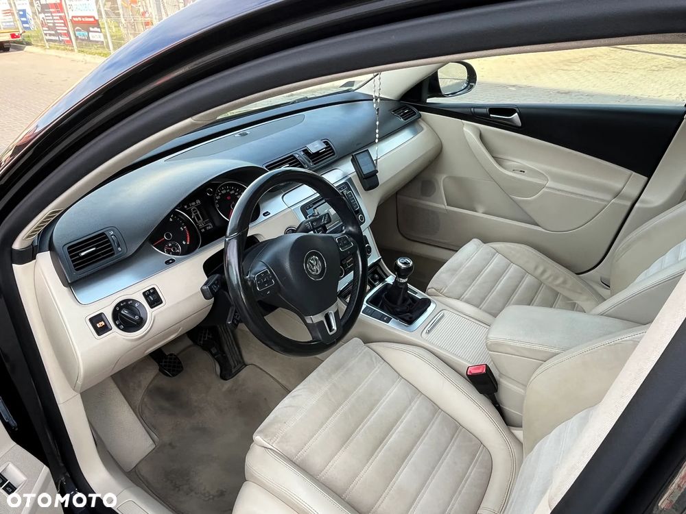 Volkswagen Passat 2.0 TDI DPF 4Mot Comfortline - 2