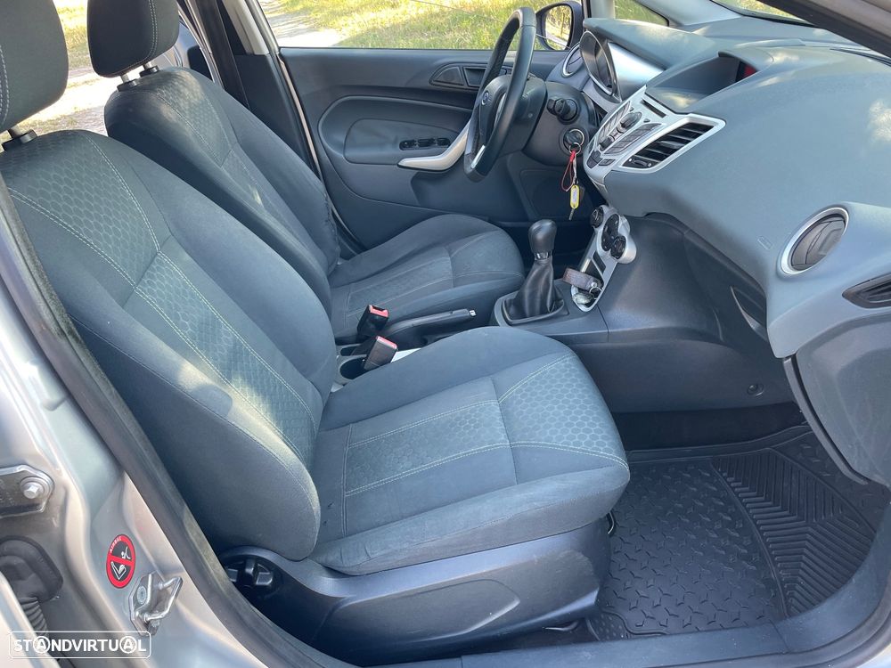 Ford Fiesta 1.4 TDCI Titanium - 25