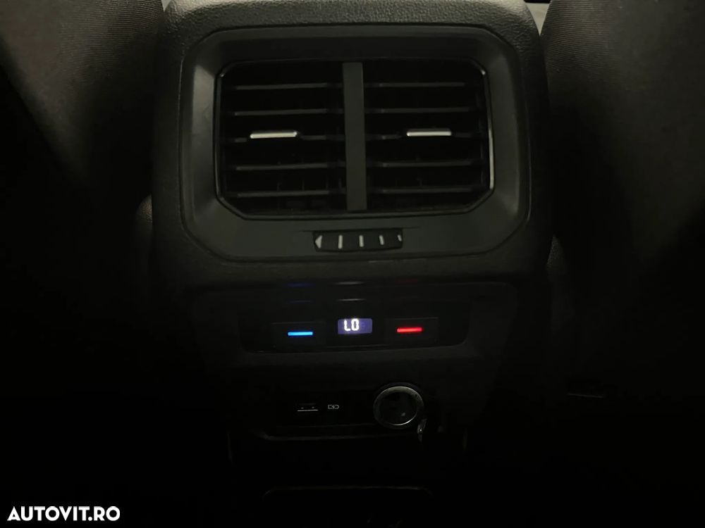 Volkswagen Tiguan - 12