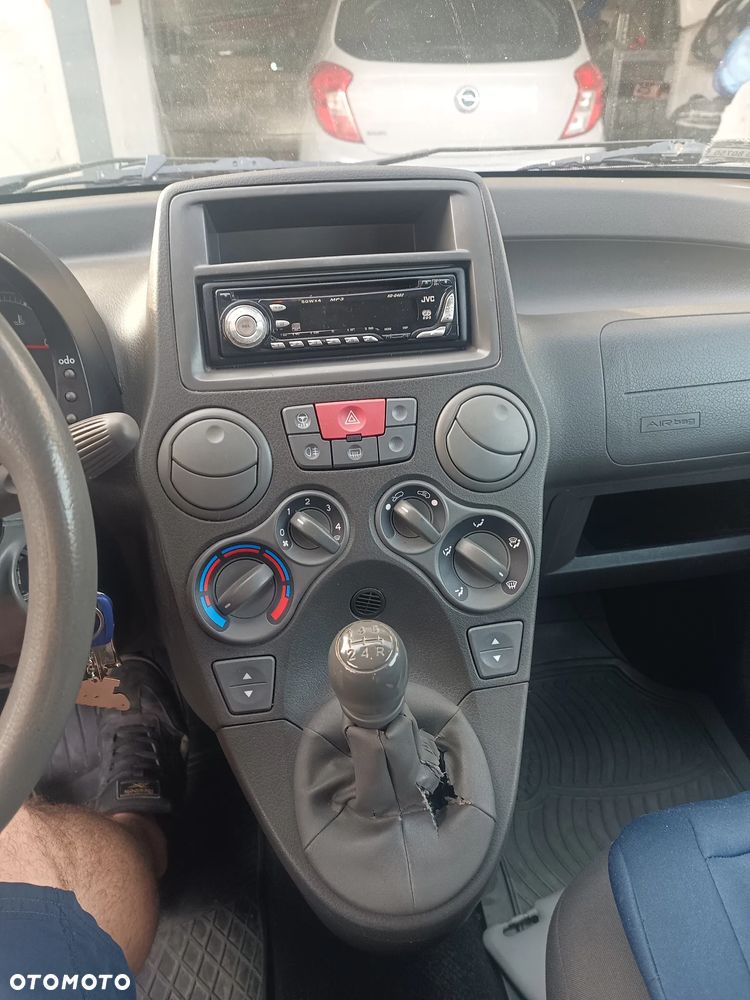 Fiat Panda 1.1 Active dla kobiet - 6