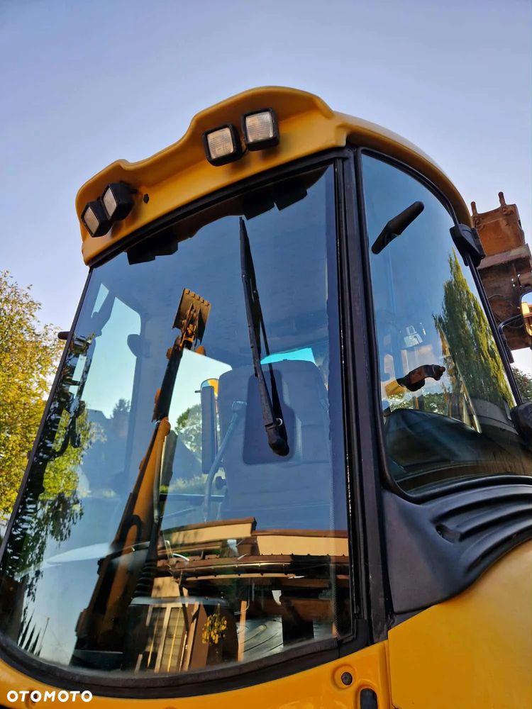 JCB 4CX - 19