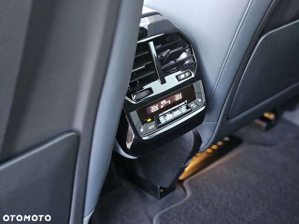 BMW iX xDrive60 111.5kWh - 18