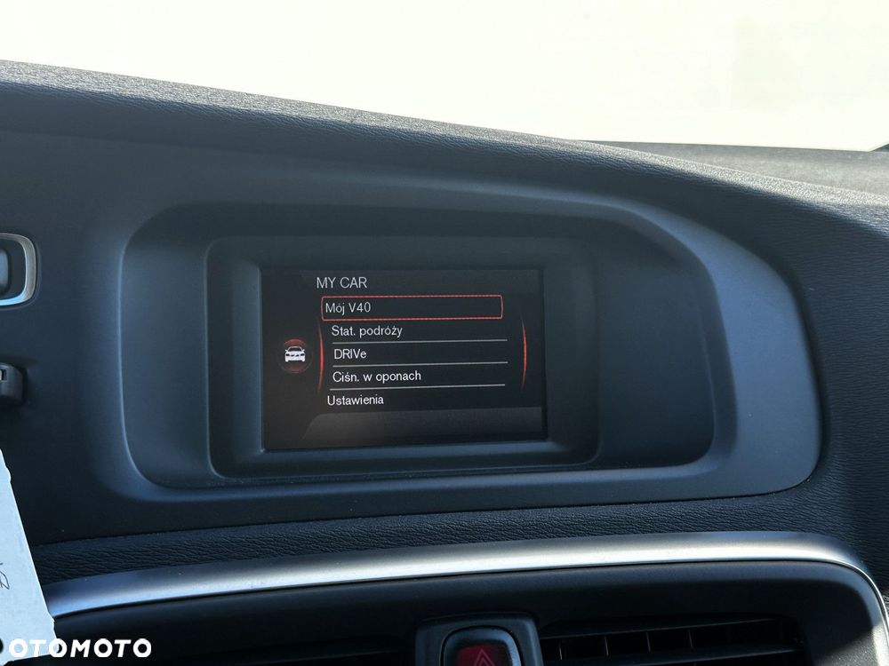 Volvo V40 - 23