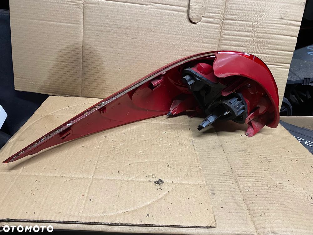LAMPA TYLNA PRAWA WKŁAD PEUGEOT 207 SW KOMBI 9680157980 - 7