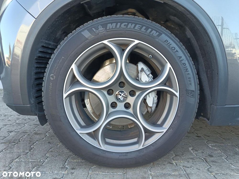 Alfa Romeo Stelvio 2.0 Turbo Sprint Q4 - 14