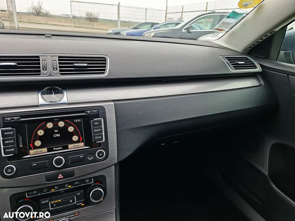 Volkswagen Passat 2.0 TDI BlueMotion Technology DSG Highline - 16