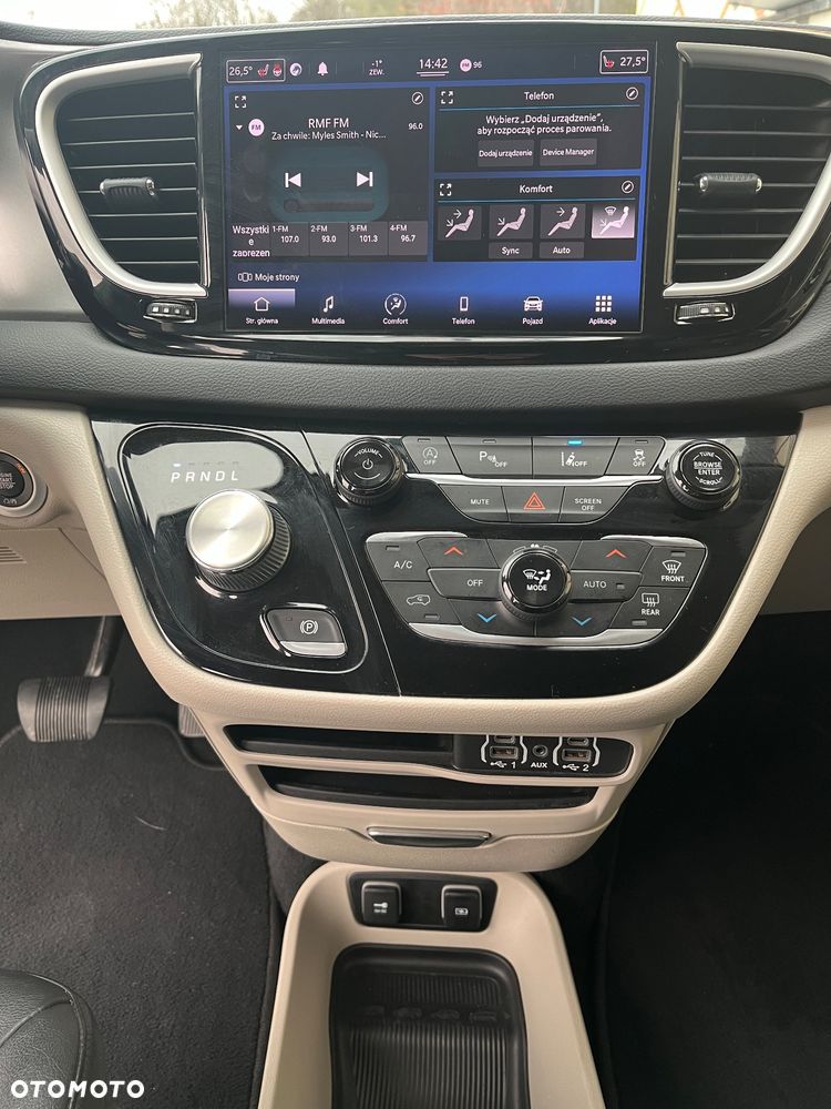 Chrysler Pacifica - 7