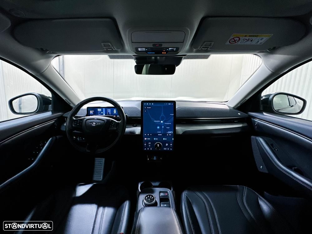 Ford Mustang Mach-E 75.7 kWh Base - 11
