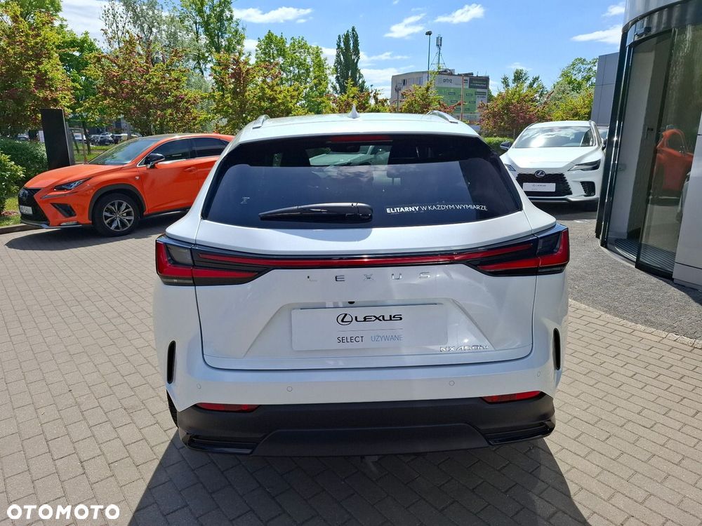 Lexus NX - 4