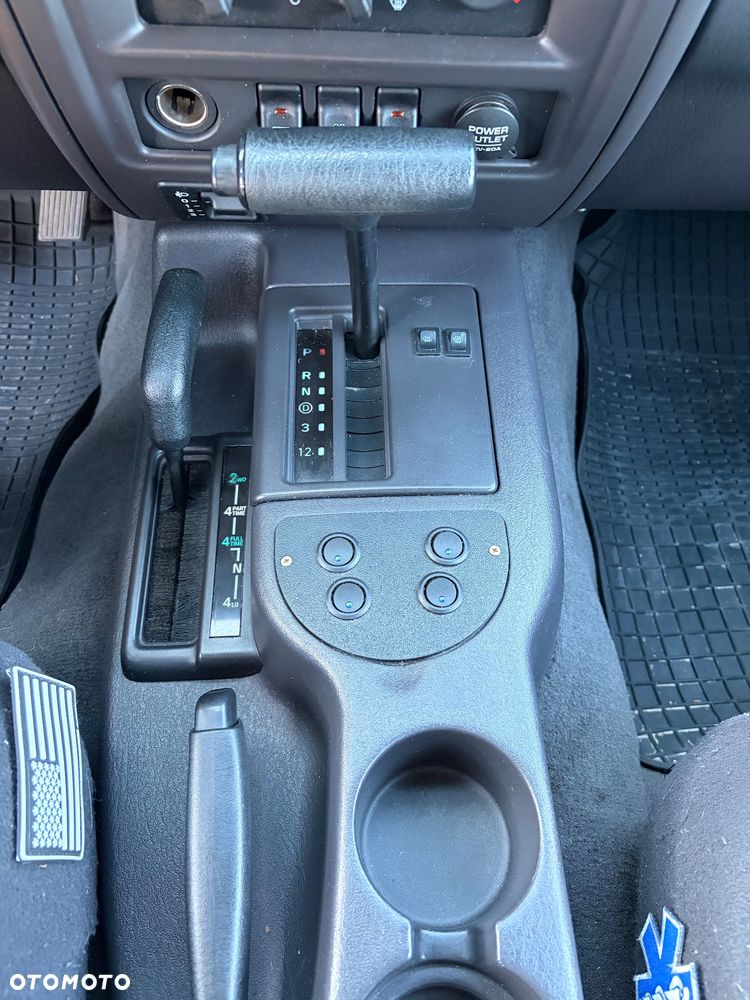 Jeep Cherokee 4.0 Sport - 7